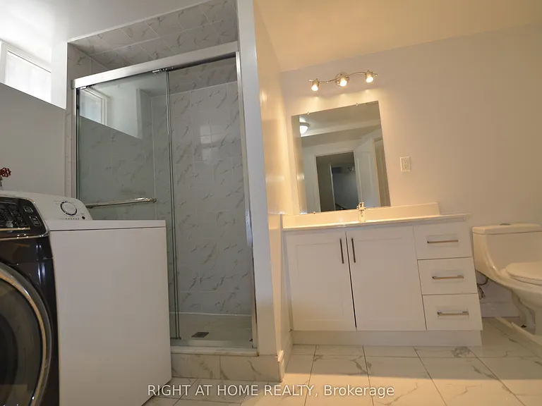 526 Poplar Ave — Photo 5