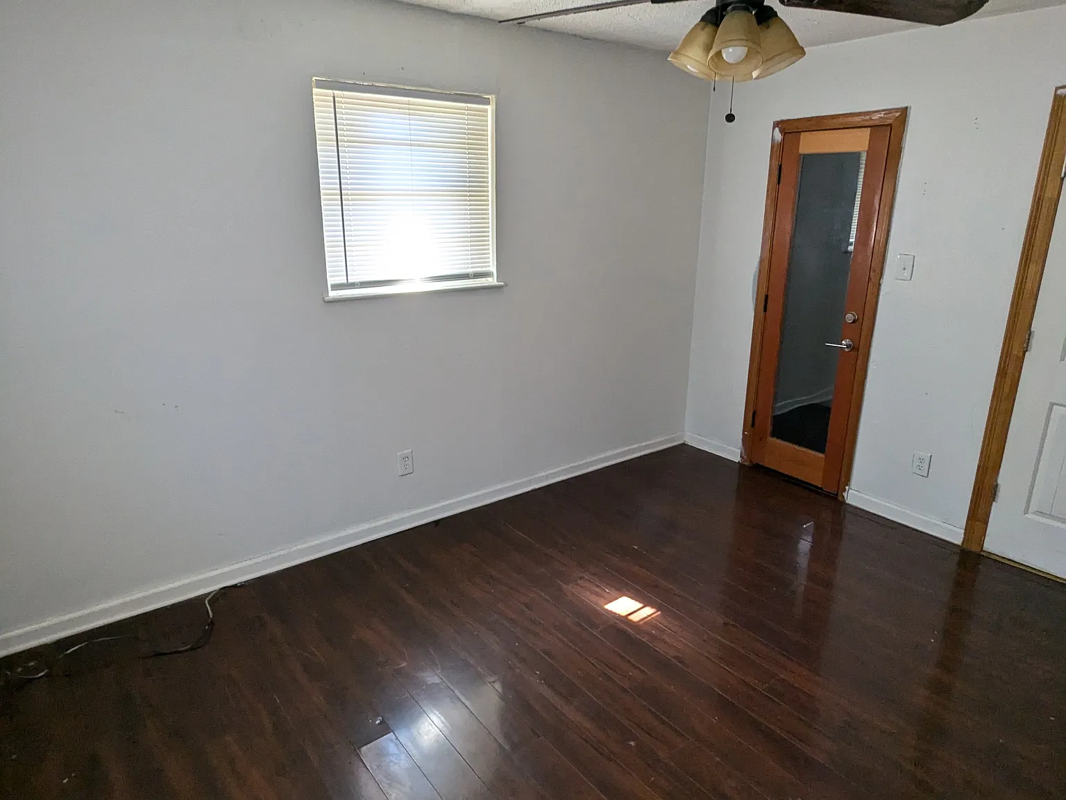 3 bed, 1.5 bath, 1200 sqft, $1,500 — Photo 3