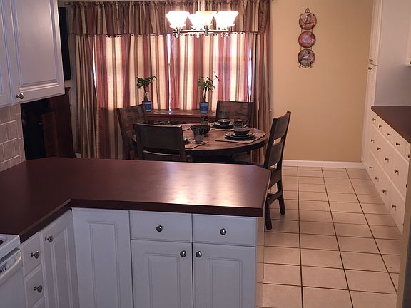 5th image of 1210 Douglas Dr