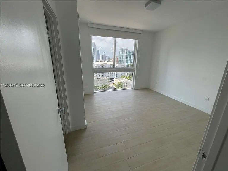 600 NE 27th St #1205 — Photo 36