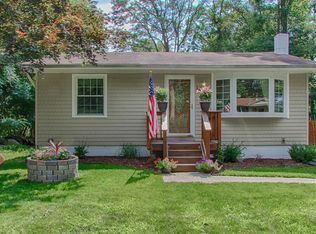 10 Carteret Rd, Hopatcong, NJ 07843