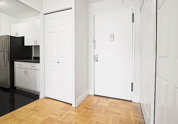 2nd image of 330 W 45th St APT 3G