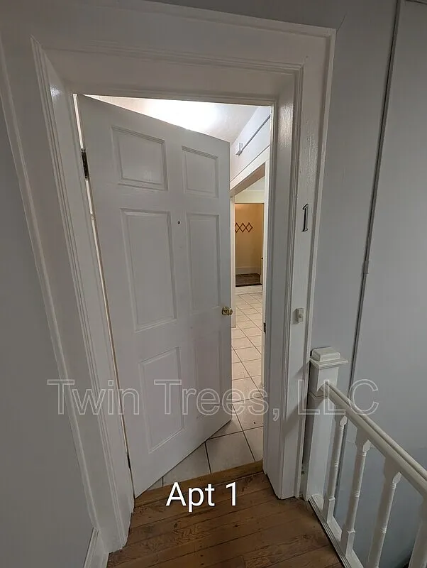 2 bed, 1.0 bath, 600 sqft, $900 — Photo 1