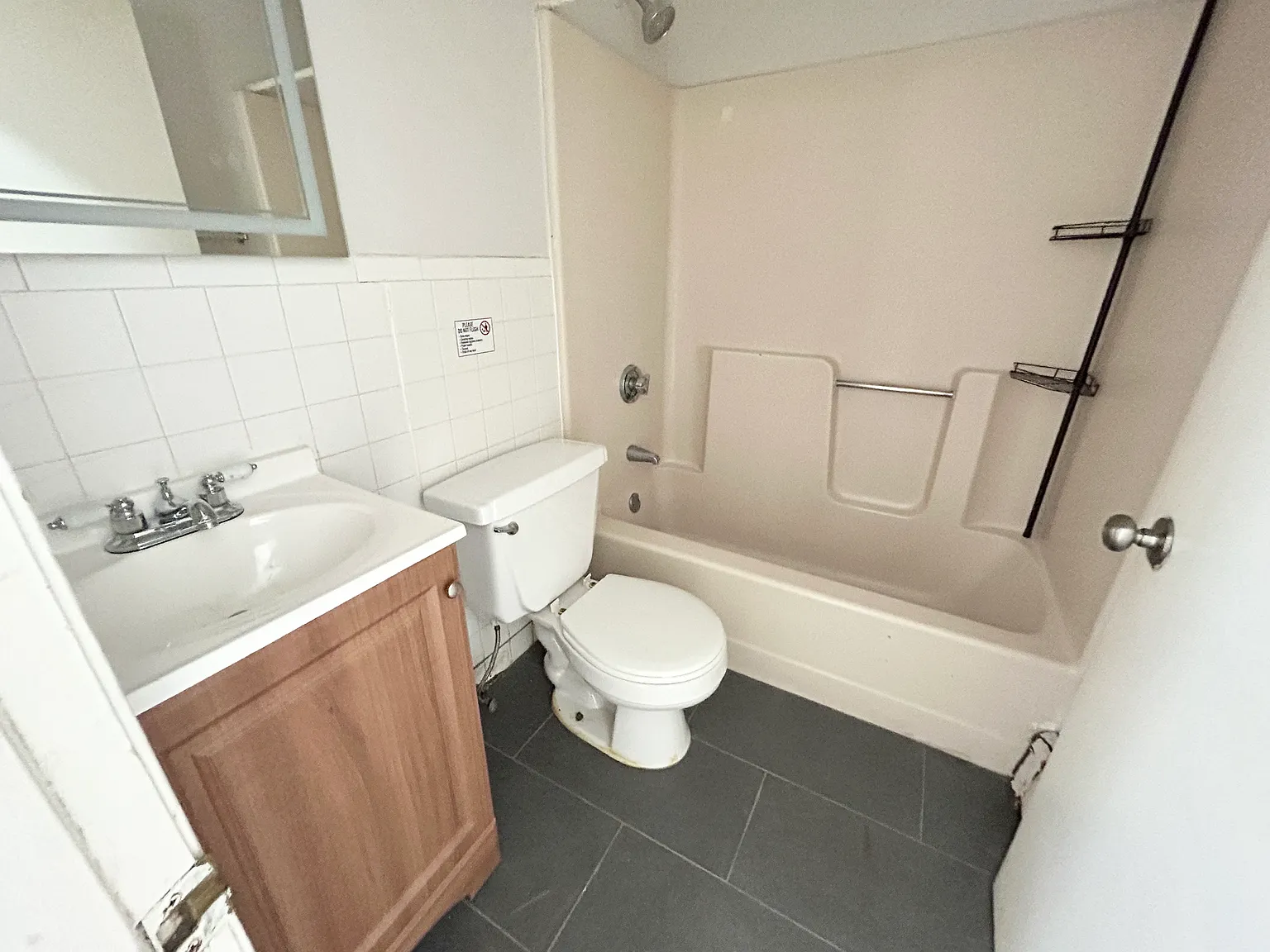 3 bed, 1200 sqft, $4,000 — Photo 4