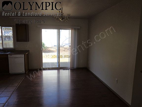 004 Dining Nook (1)_06042018