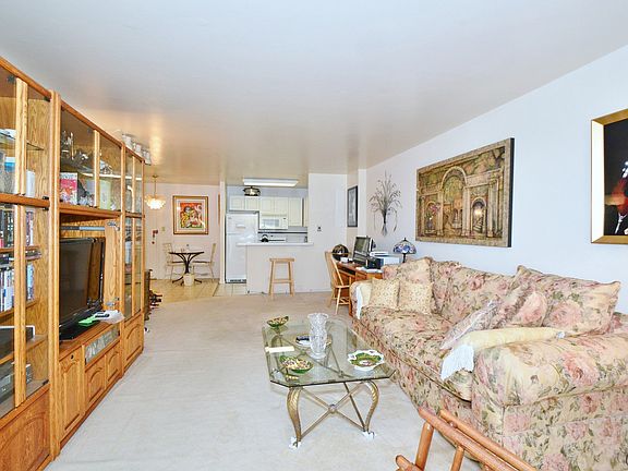 5th image of 1815 215th St APT 8J