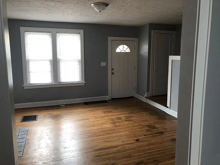 196 Dana Ave — Photo 3