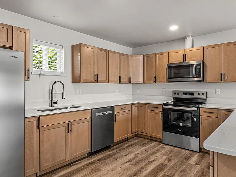 1302 S 14th Ave — Photo 33