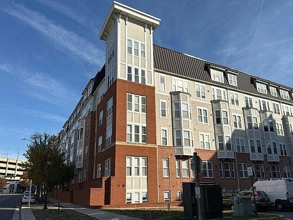 3rd image of 2655 Prosperity Ave APT 103