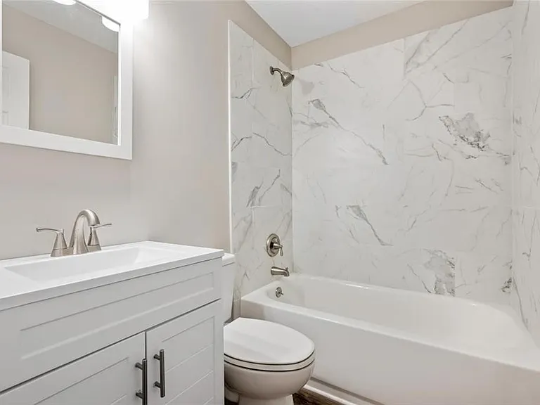 920 Johnston St — Photo 13