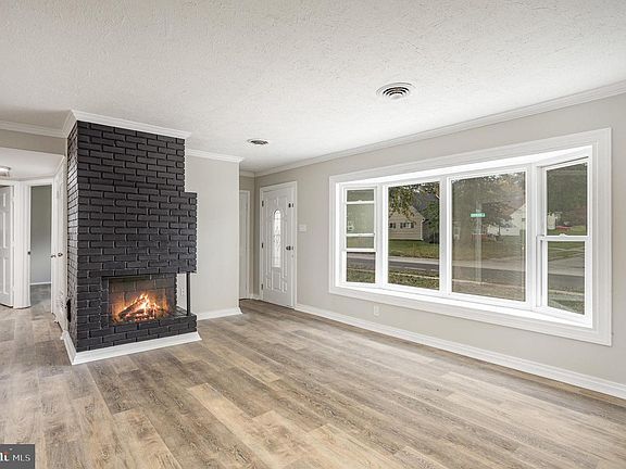 2nd image of 1232 Continental Rd