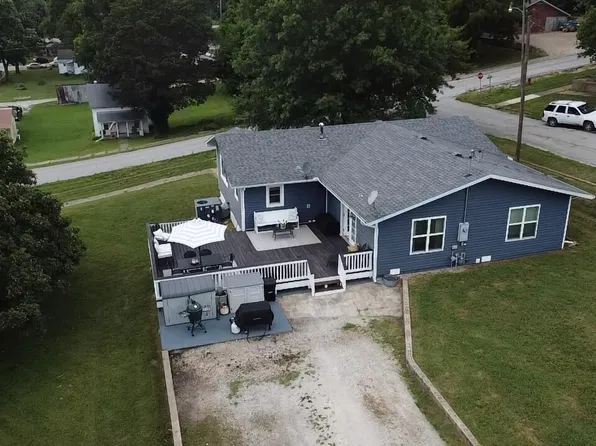 210 N Walnut Street, Pierce City, MO 65723