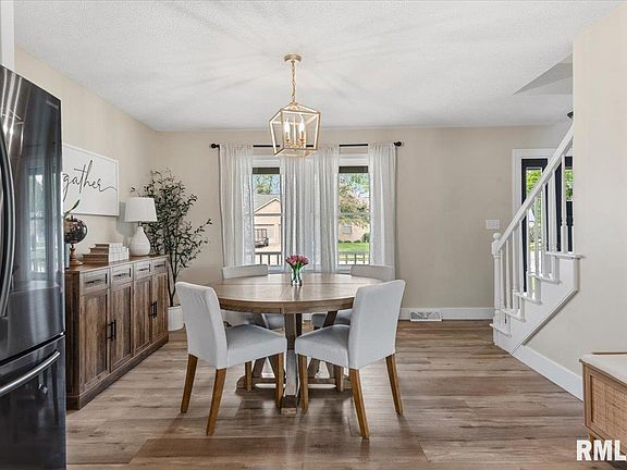 5th image of 1808 Strawberry Ln