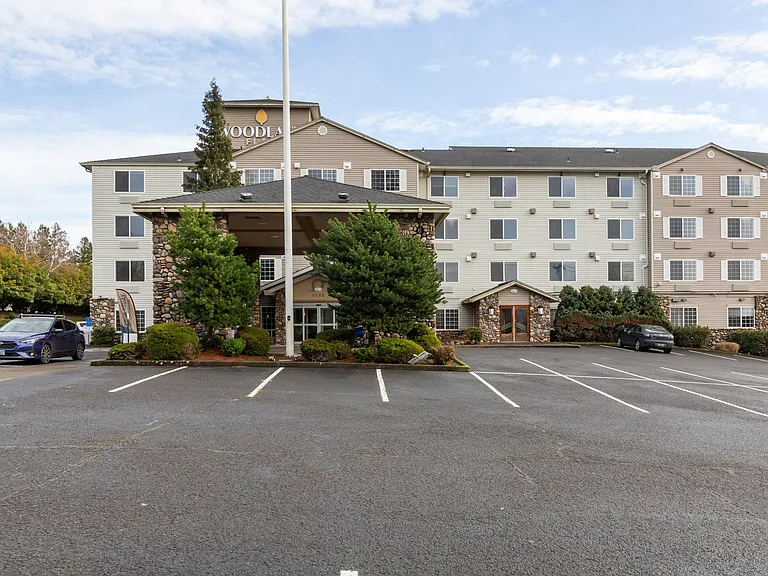 Woodland Flats Apartments — Photo 113