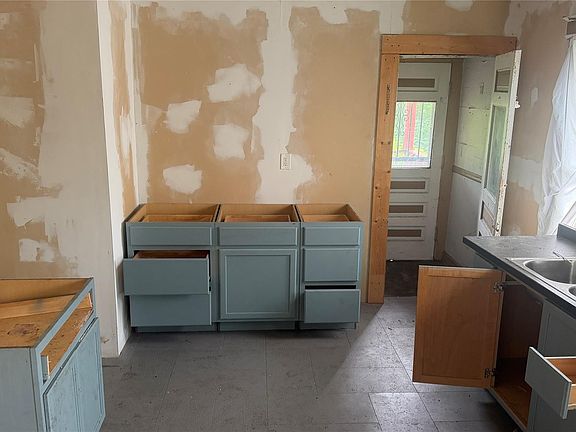 5th image of 2634 Montclair St