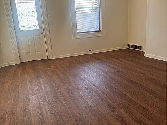 4th image of 294 Beaver St