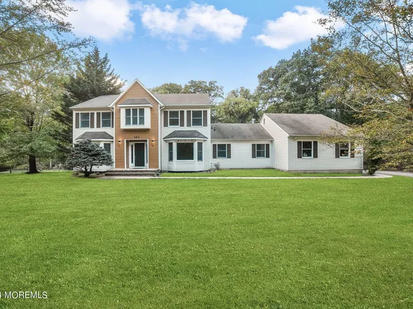 152 Deer Path Lane, Freehold, NJ 07728