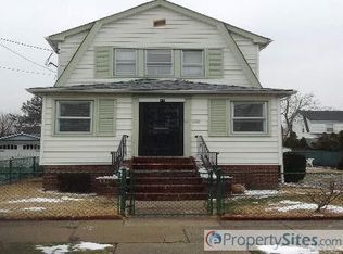 10 Drew St, Valley Stream, NY 11581