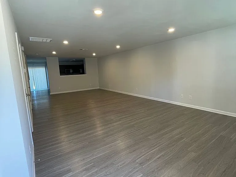 12 Saint Augustine Way — Photo 6