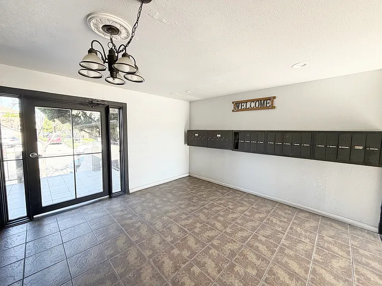 240 W Verdugo Ave #P — Photo 5