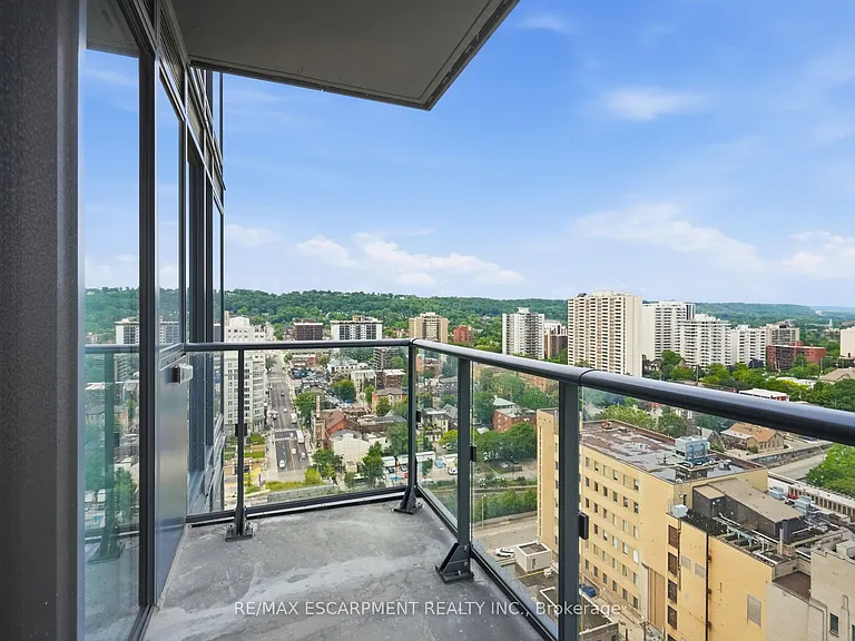 75 James St S #2113 — Photo 18