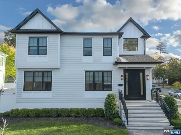 75 Bergen St, Westwood, NJ 07675
