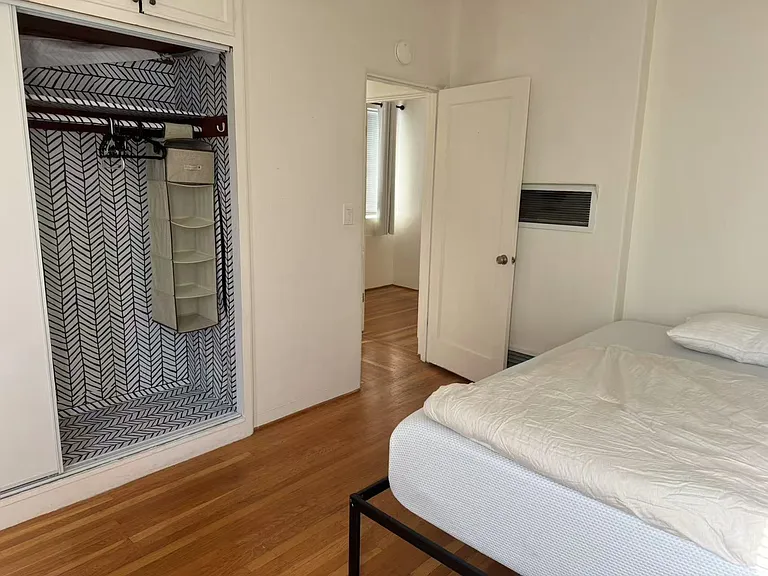 1686 Oxford St #1686 — Photo 8