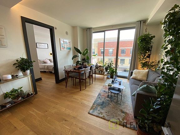 3rd image of 10 Montieth St #632C