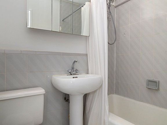 5th image of 420 E 64th St APT W11k