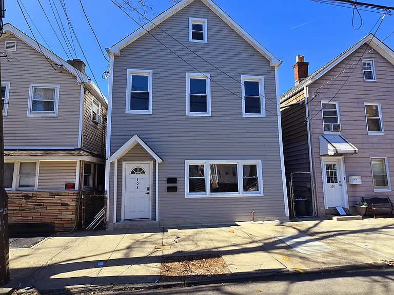 308 N 2nd St #1 — Photo 1
