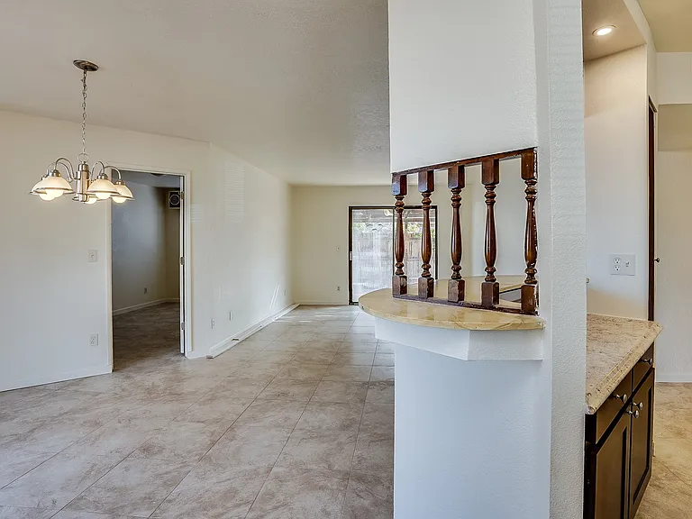 422 E Navajo Rd — Photo 2