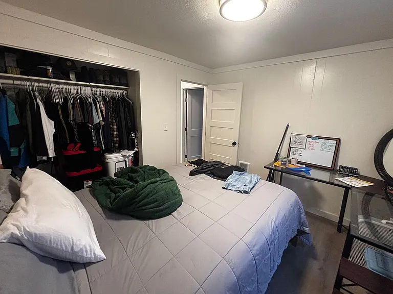 415 N Van Buren St — Photo 15