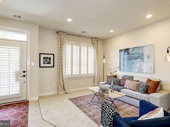 Entry Level Family Room with Recessed Lights