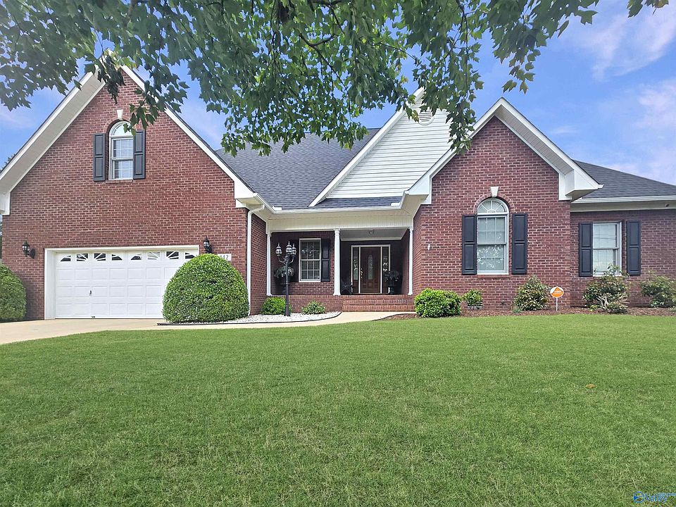 1st image of 142 Singletree Dr