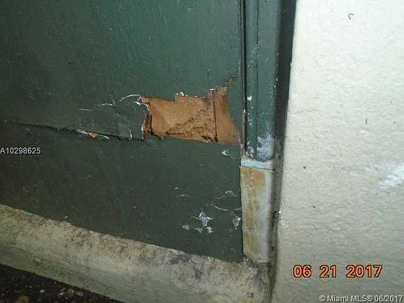 5th image of 1100 N Royal Poinciana Blvd
