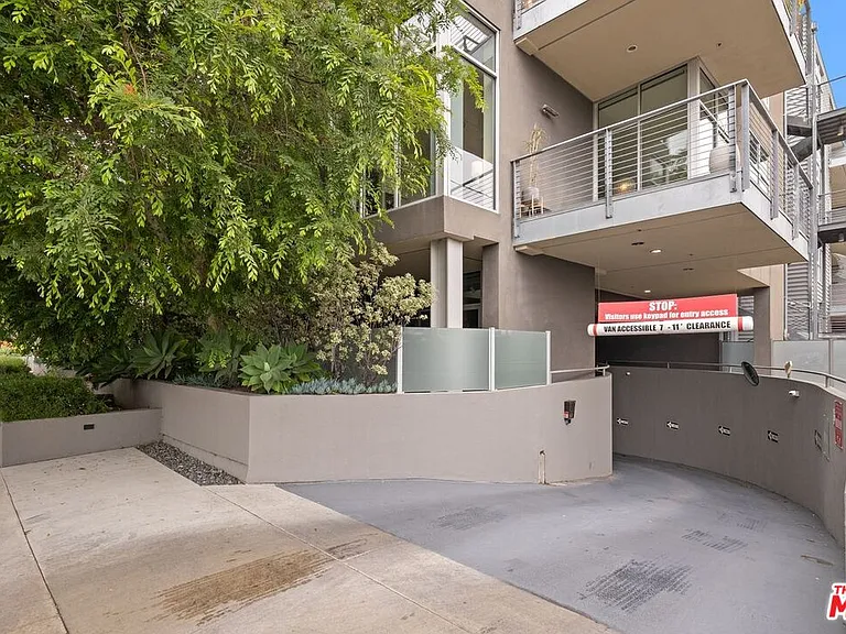 4080 Glencoe Ave #420 — Photo 35