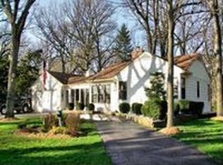 7302 W Hillside Rd, Crystal Lake, IL 60012