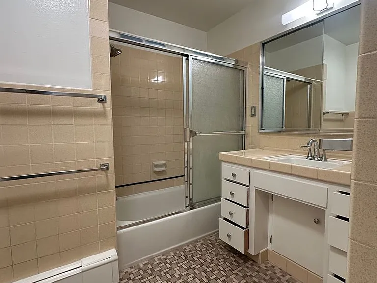 195 Collingwood St #1124R — Photo 14