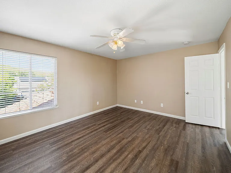 4855 Greencastle Way — Photo 32