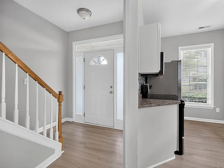160 Hutson Ln — Photo 5