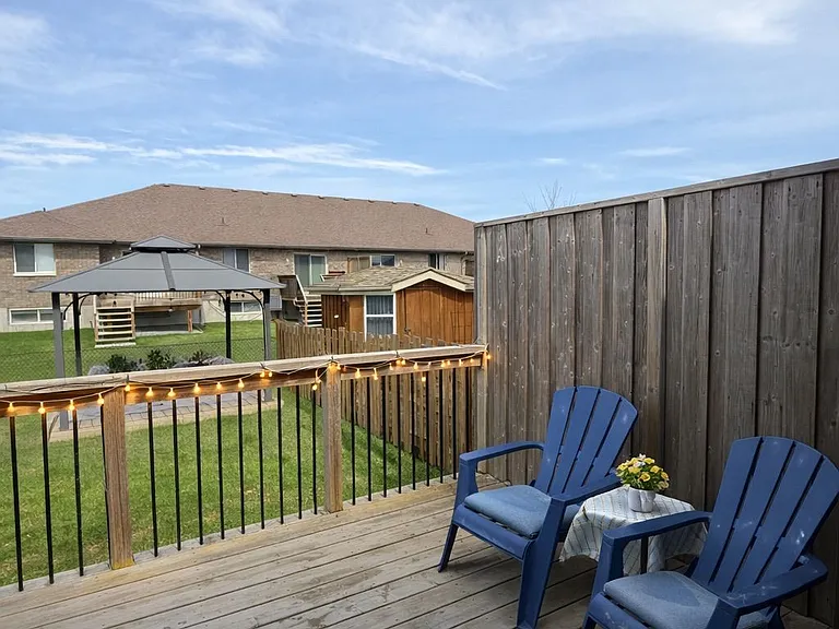 5 McIntosh Cres — Photo 30
