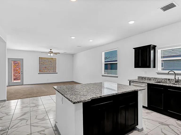 1657 Asbury St — Photo 28