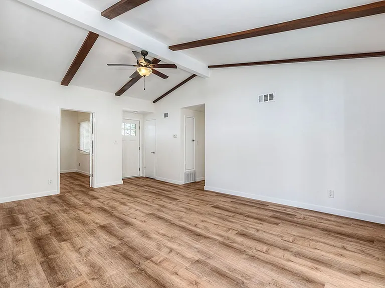 5681 Charter Ave — Photo 7