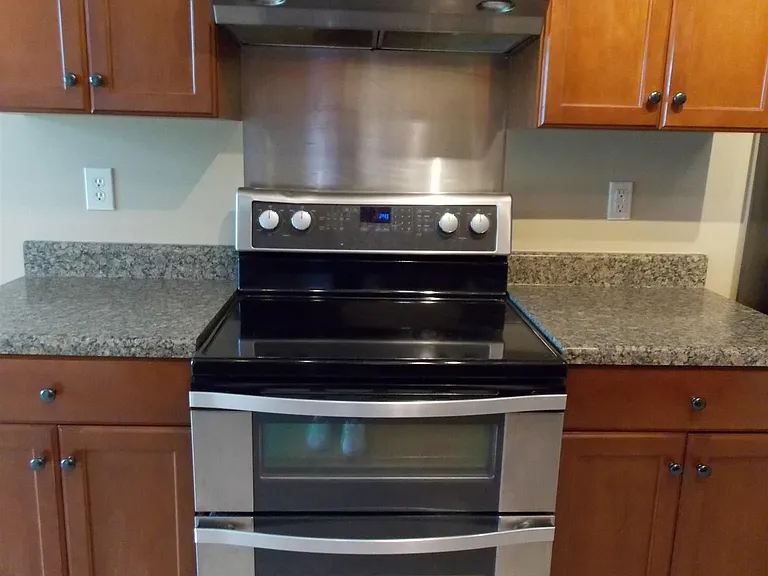 1004 Medinah Dr — Photo 12