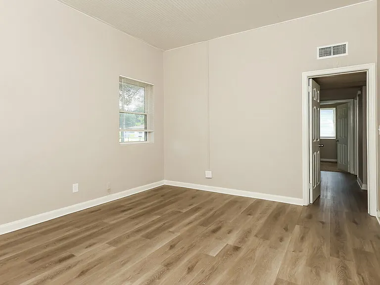 5220 Seaspray Ave — Photo 3