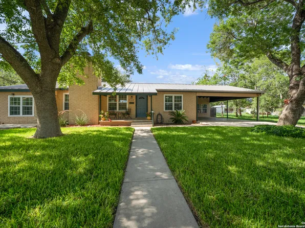 908 29th, Hondo, TX 78861