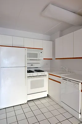 Rented by Nest Seekers International | media 3