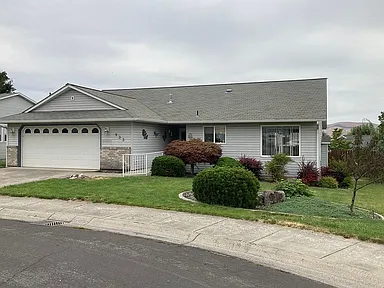 933 Cypress Ct — exterior photo