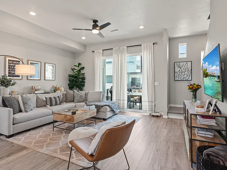 6768 Quivas Way — Photo 4