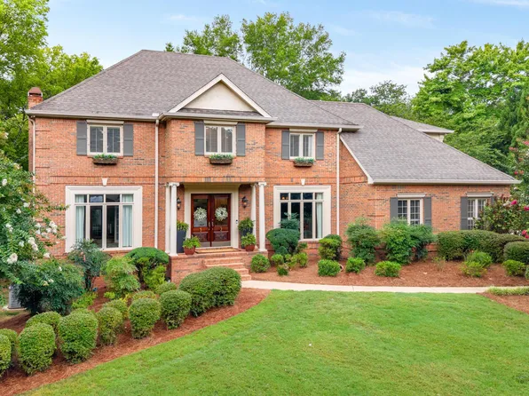 4020 Hamill Rd, Hixson, TN 37343